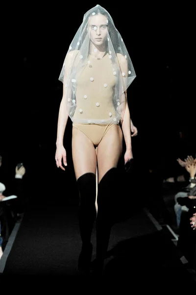 Look 46